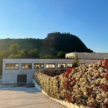 Hohentwiel 3* سينغن